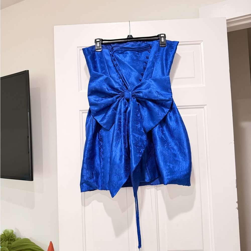 Vibrant Blue Sleeveless Top with Bow